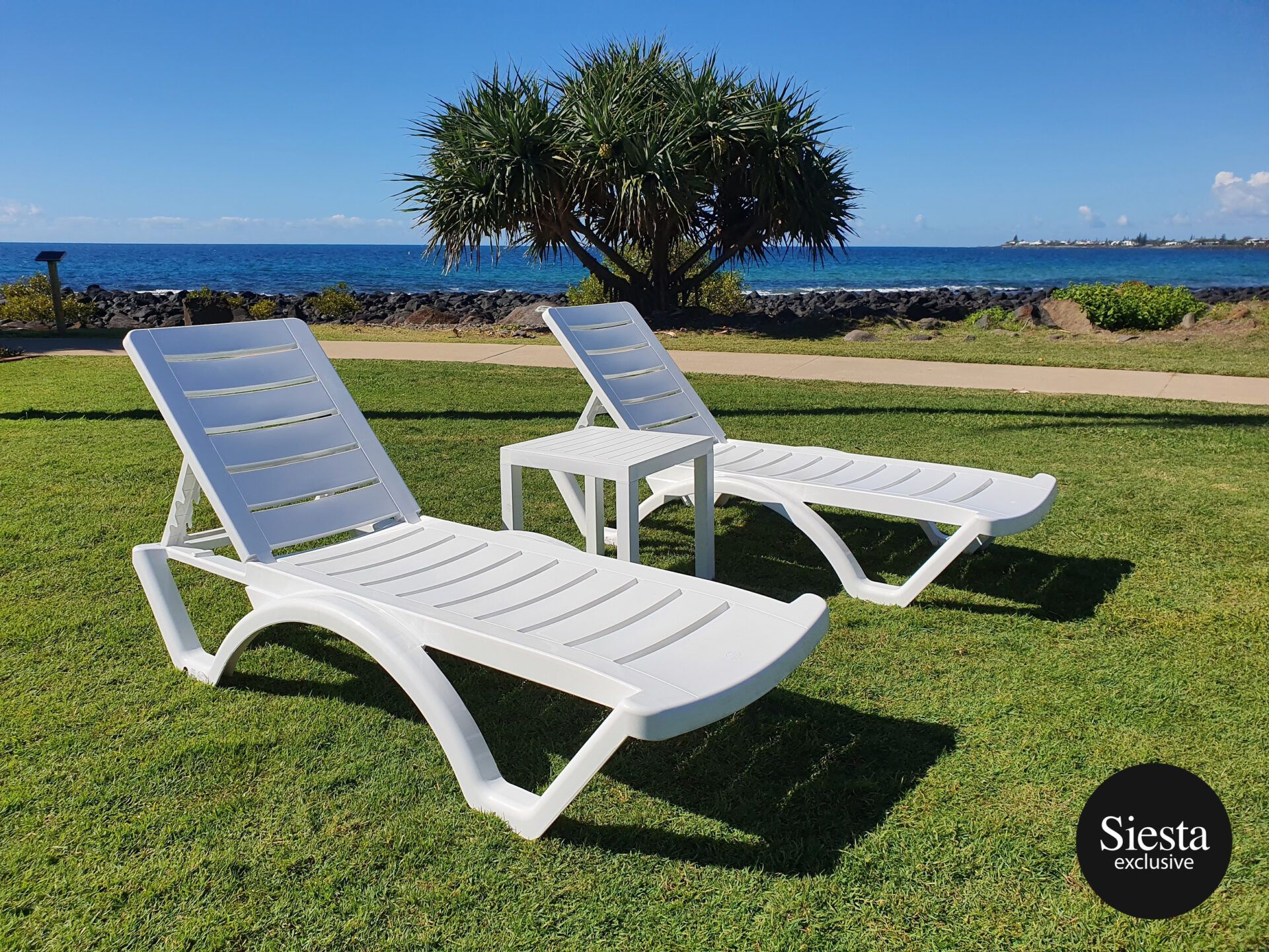 Aqua Sunlounger/Ocean Side Table 3 Pc Package - White