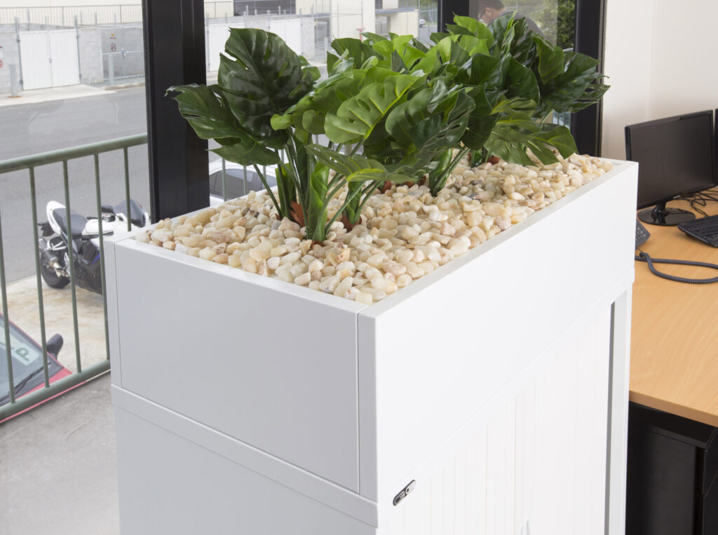 Planter Box (900W x 230H x 473D) image